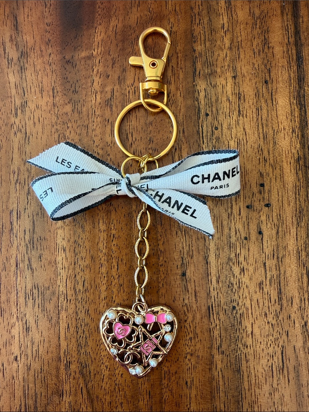 Chanel Gold-Tone Heart Keyring with Pink Enamel Accents - Picture 3 of 4